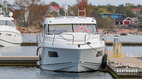 Grandezza 34 OC | Volvo Penta D6 380 DPI 8 of 30
