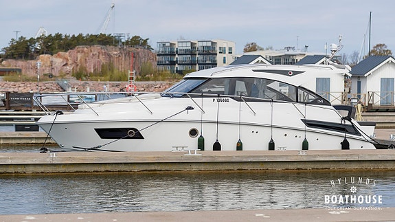 Grandezza 34 OC | Volvo Penta D6 380 DPI 12 of 30