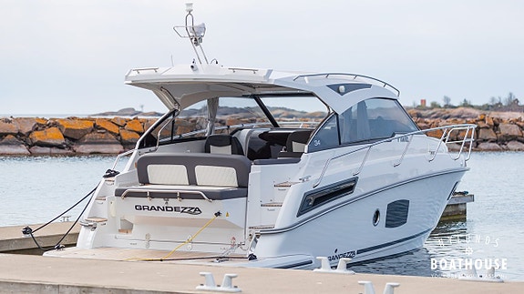 Grandezza 34 OC | Volvo Penta D6 380 DPI 9 of 30