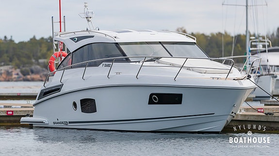 Grandezza 34 OC | Volvo Penta D6 380 DPI 7 of 30