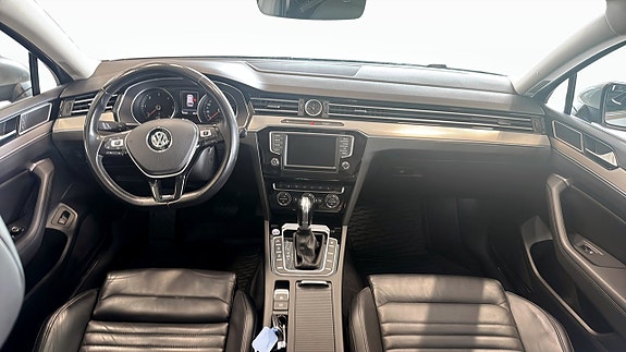 Volkswagen Passat 4 of 5