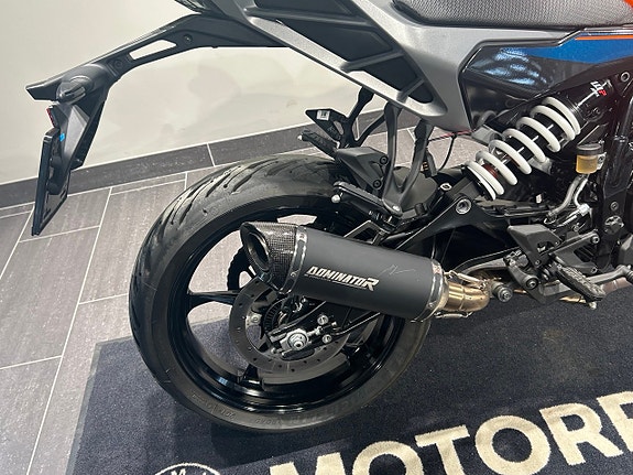 KTM Duke 125/Endast 626 mil/Dominator slip-on/stealth speglar 4 of 5