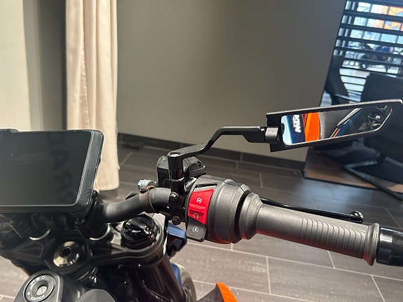 KTM Duke 125/Endast 626 mil/Dominator slip-on/stealth speglar 6 of 9