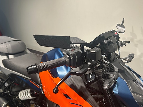 KTM Duke 125/Endast 626 mil/Dominator slip-on/stealth speglar 5 of 5