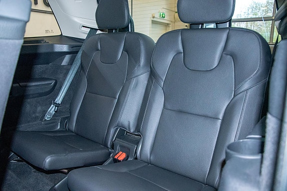 Volvo XC90 14 of 30