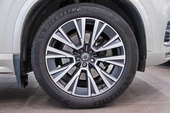 Volvo XC90 29 of 30