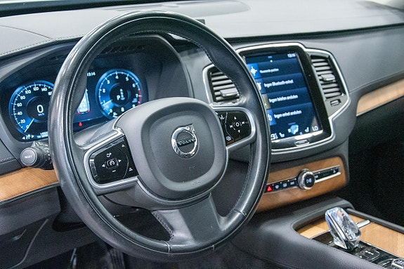 Volvo XC90 9 of 30