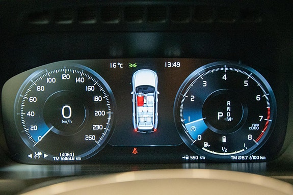 Volvo XC90 25 of 30