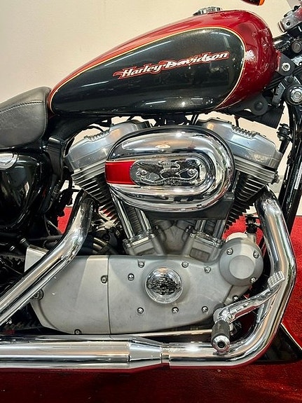 Harley-Davidson XL53C Sportster Custom 883 2 of 5