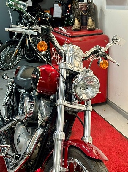 Harley-Davidson XL53C Sportster Custom 883 5 of 5