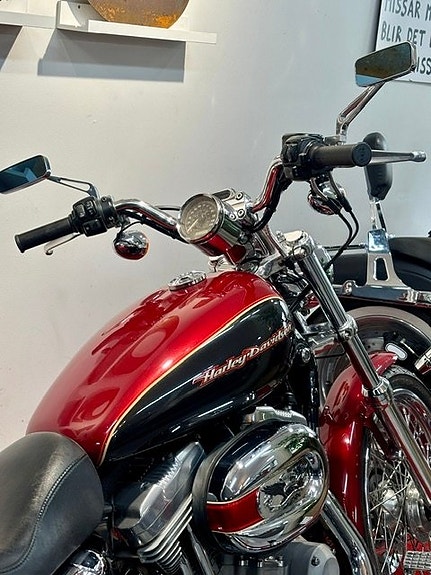 Harley-Davidson XL53C Sportster Custom 883 4 of 5