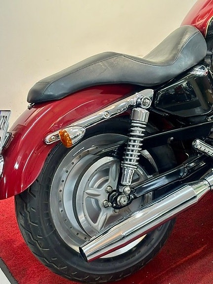 Harley-Davidson XL53C Sportster Custom 883 3 of 5