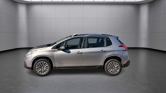 Peugeot 2008 2 of 5