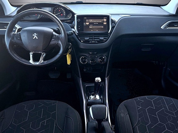 Peugeot 2008 9 of 21