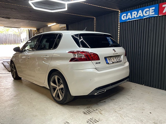 Peugeot 308 2 of 20