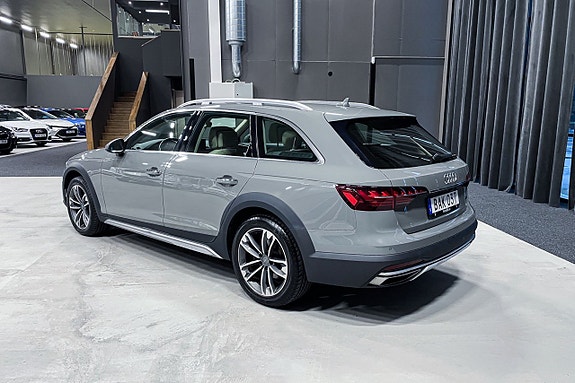 Audi A4 allroad 4 of 5