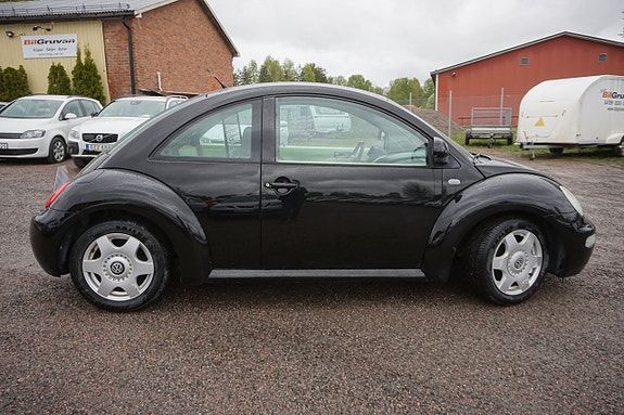 Volkswagen Beetle 2 of 5