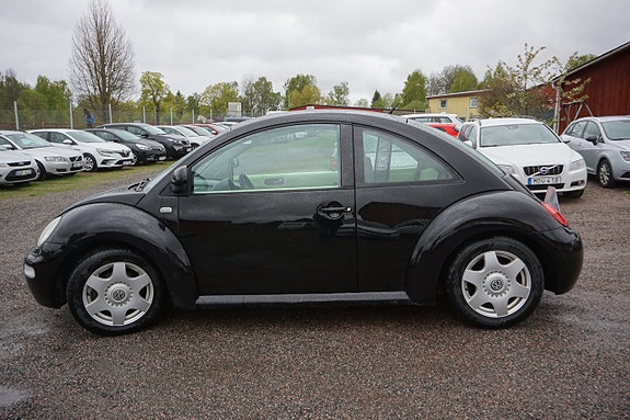 Volkswagen Beetle 4 of 5
