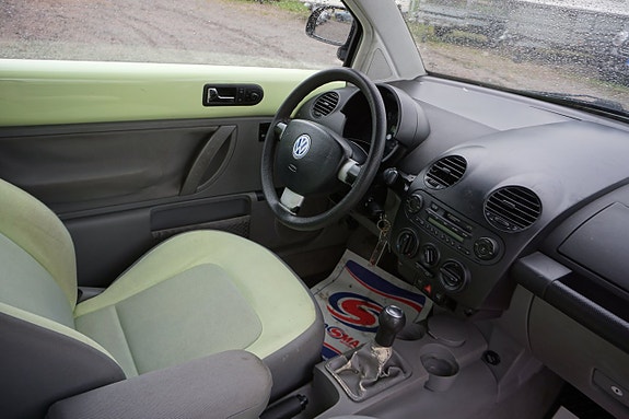 Volkswagen Beetle 5 of 5