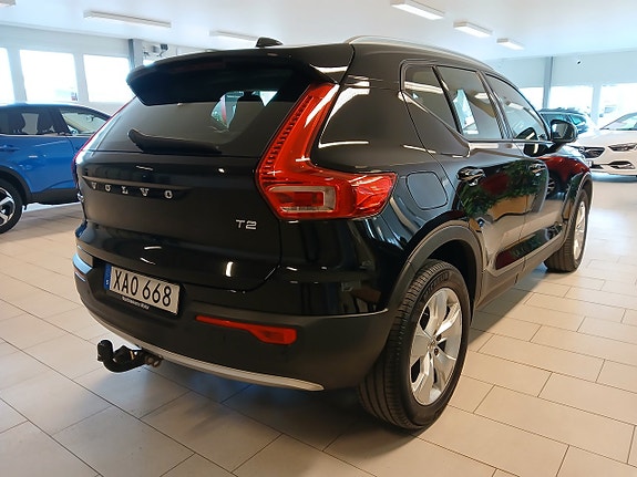 Volvo XC40 4 of 5