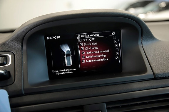 Volvo XC70 9 of 16