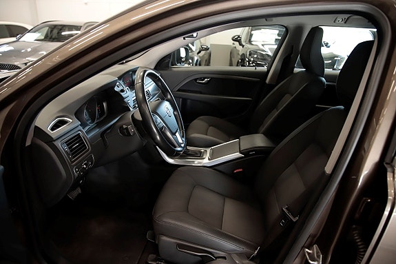 Volvo XC70 7 of 16