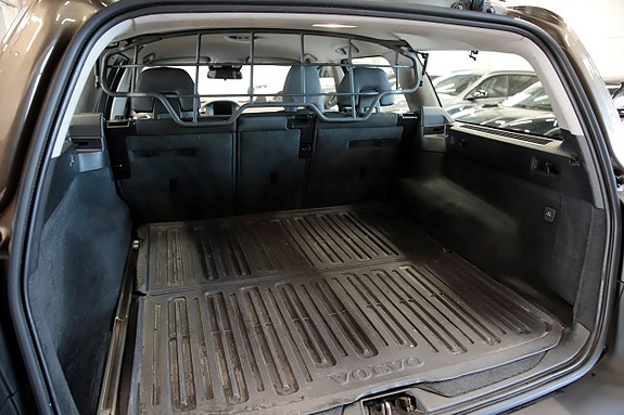 Volvo XC70 13 of 16