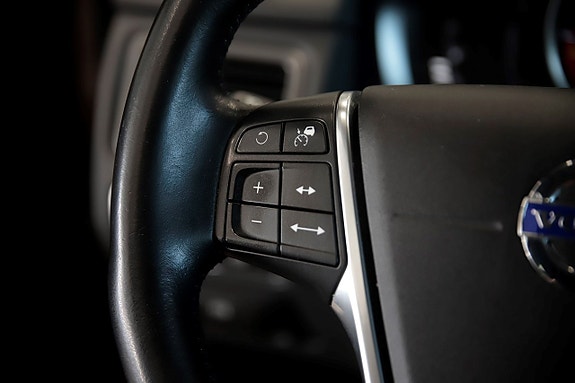 Volvo XC70 11 of 16