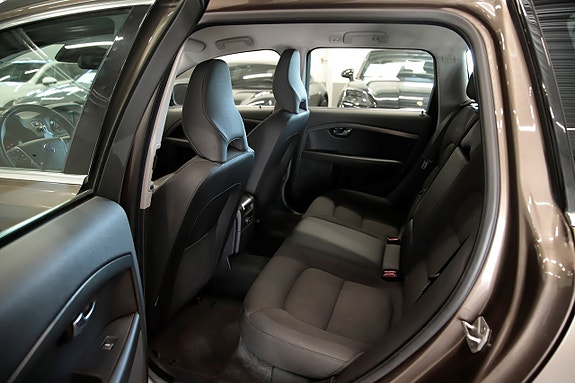Volvo XC70 8 of 16