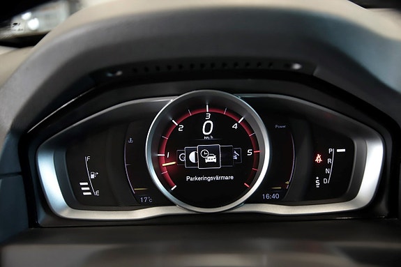 Volvo XC70 10 of 16