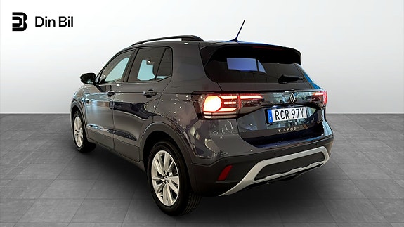 Volkswagen T-Cross 3 of 12
