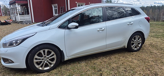 Kia Ceed 4 of 8