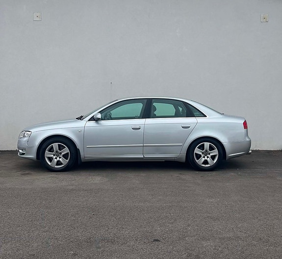 Audi A4 3 of 20