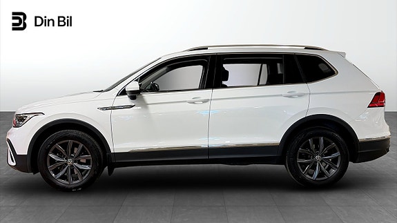 Volkswagen Tiguan Allspace 2 of 5