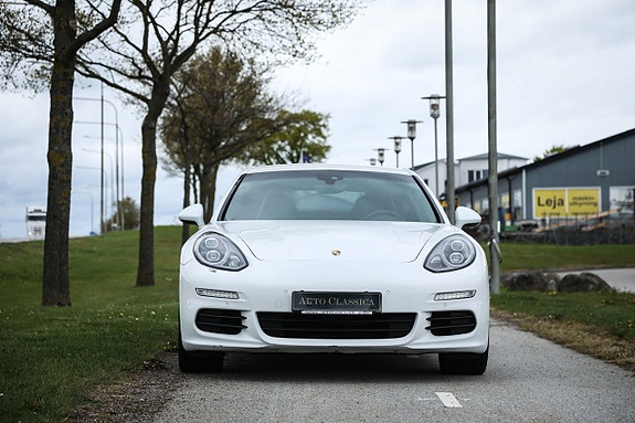Porsche Panamera 3 of 5