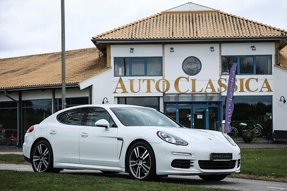 Porsche Panamera 2 of 5