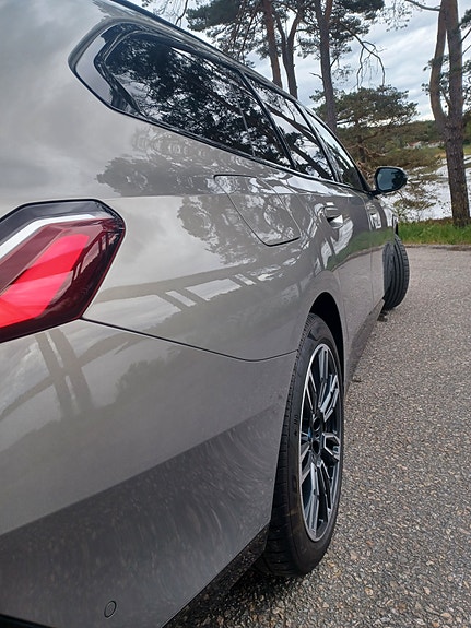 BMW 530e 5 of 13