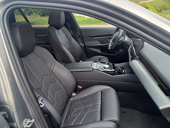 BMW 530e 7 of 13