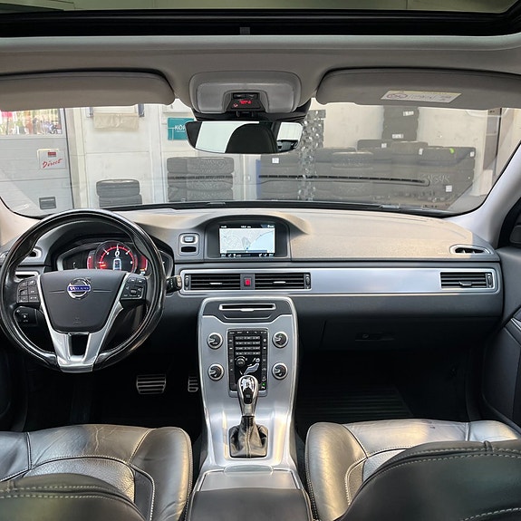 Volvo XC70 10 of 13