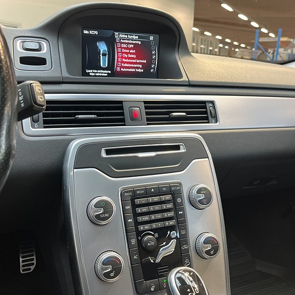 Volvo XC70 13 of 13