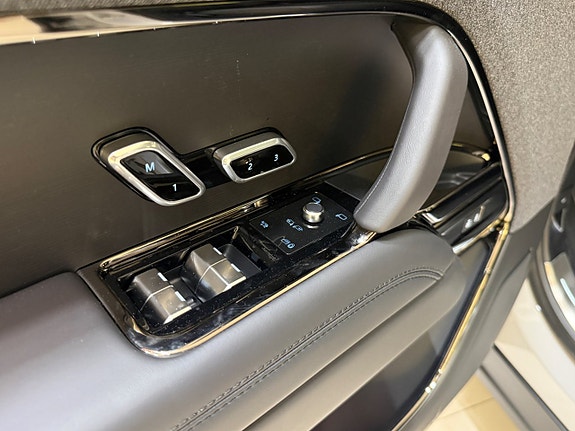 Land Rover Range Rover Sport 11 of 21