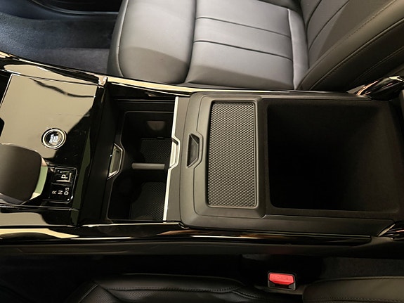 Land Rover Range Rover Sport 14 of 21