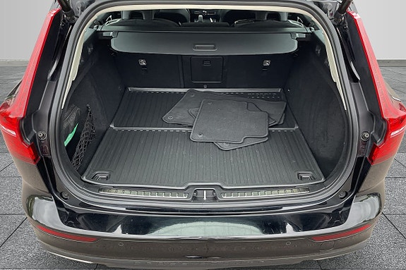 Volvo V60 Cross Country 9 of 17