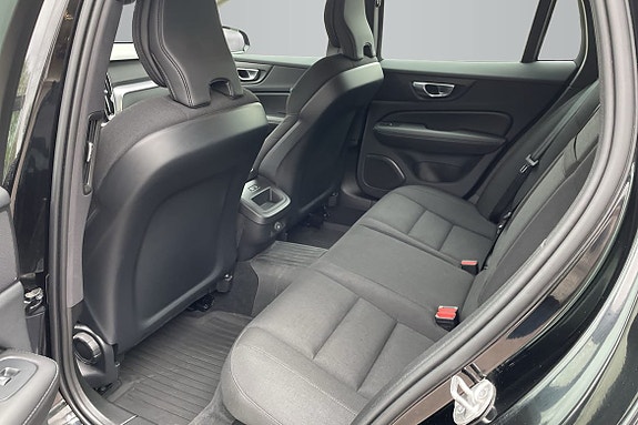 Volvo V60 Cross Country 11 of 17