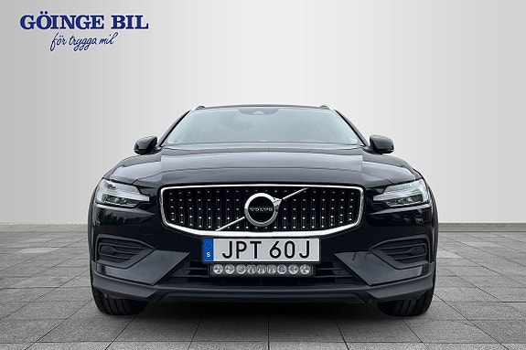 Volvo V60 Cross Country 3 of 5