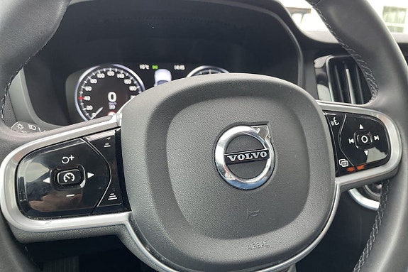 Volvo V60 Cross Country 15 of 17
