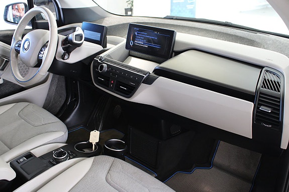 BMW i3 9 of 14