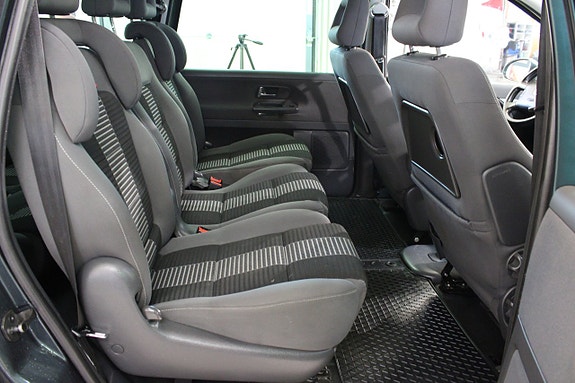 Volkswagen Sharan 8 of 14