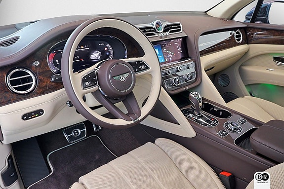 Bentley Bentayga 12 of 30