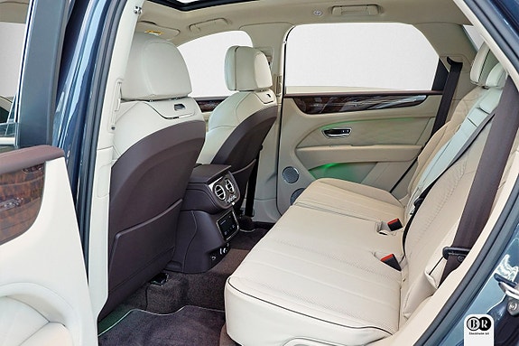 Bentley Bentayga 17 of 30